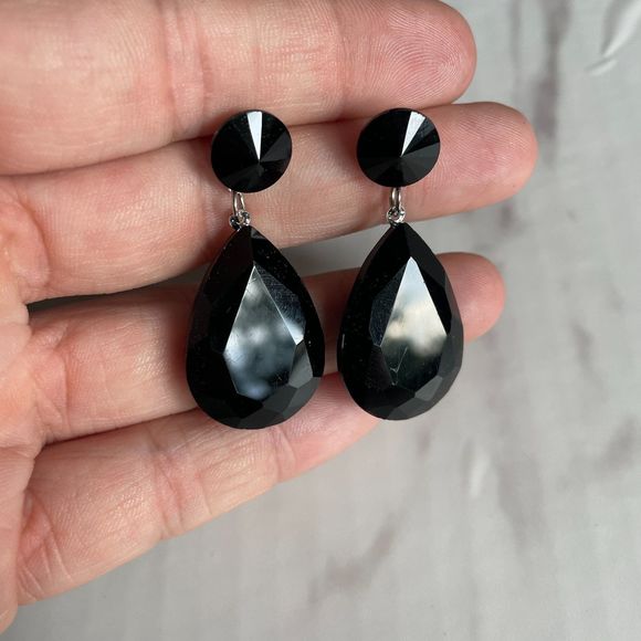 Vintage Teardrop Black Earrings FOR PIERCED EARS - Picture 1 of 1
